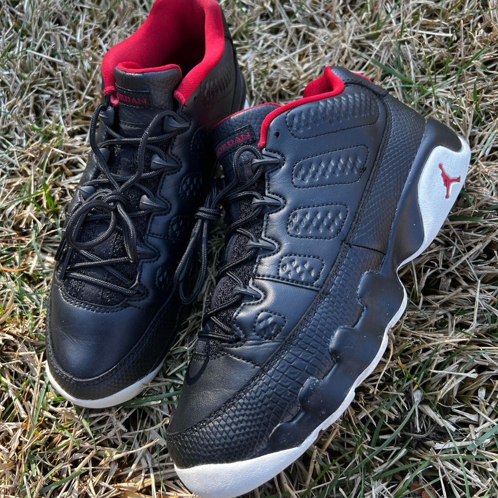 CLEAN Air Jordan 9 Low Snakeskin Red Size 8.5 Womens shoes